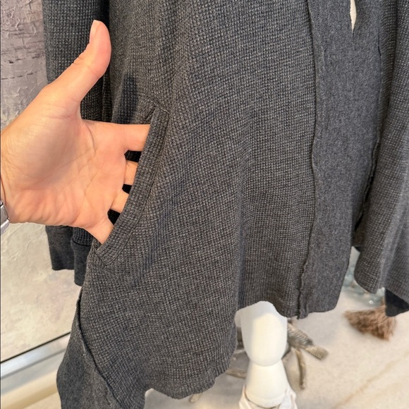 Splendid Women's Gray waffle knit Open Front Sweater - Picture 3 of 6